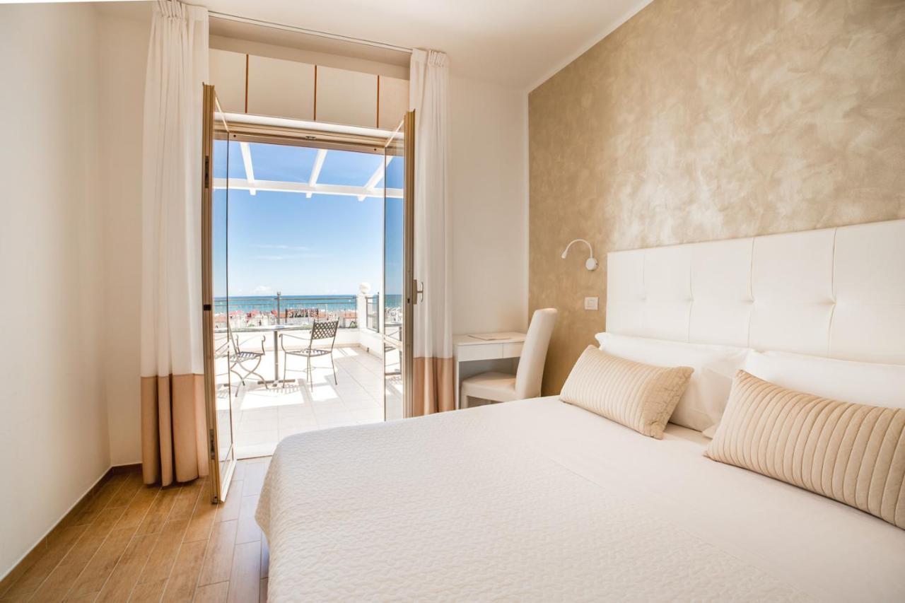 Hotel Soraya - Spiaggia Sawasdee Riccione Exterior photo